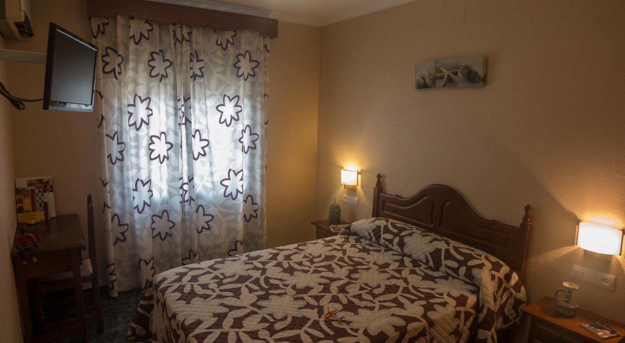 Hostal Restaurante El Cary Montemayor ภายนอก รูปภาพ